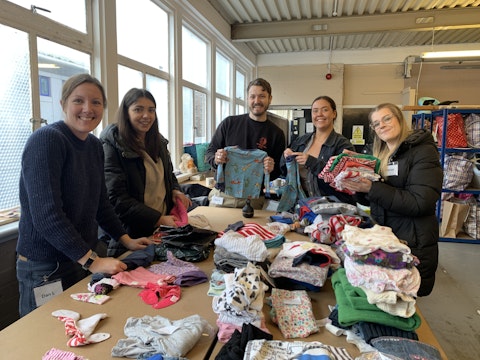 Team volunteering at Pelican Parcels Mar 24